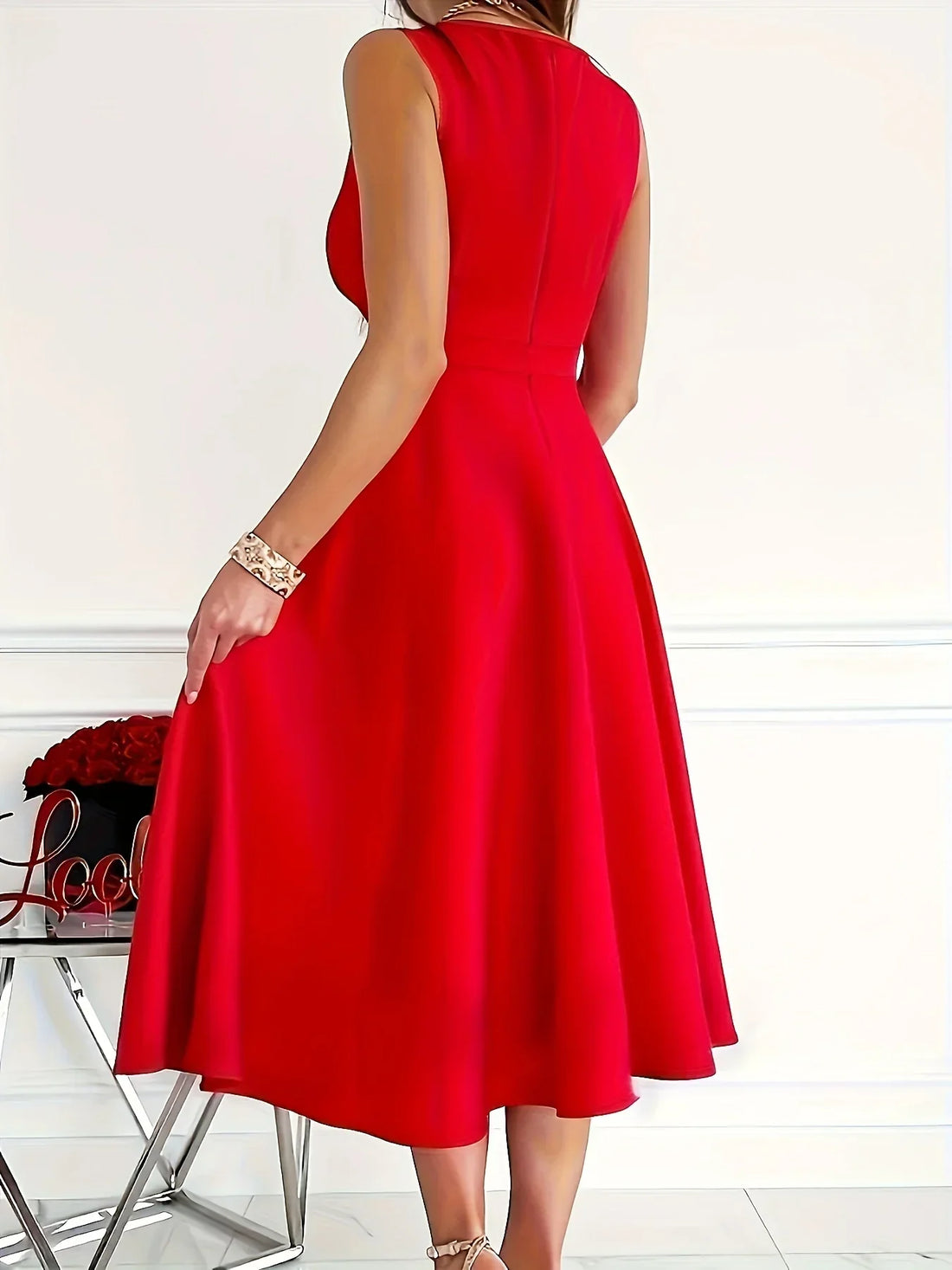 Sara Elegant Midi Dress